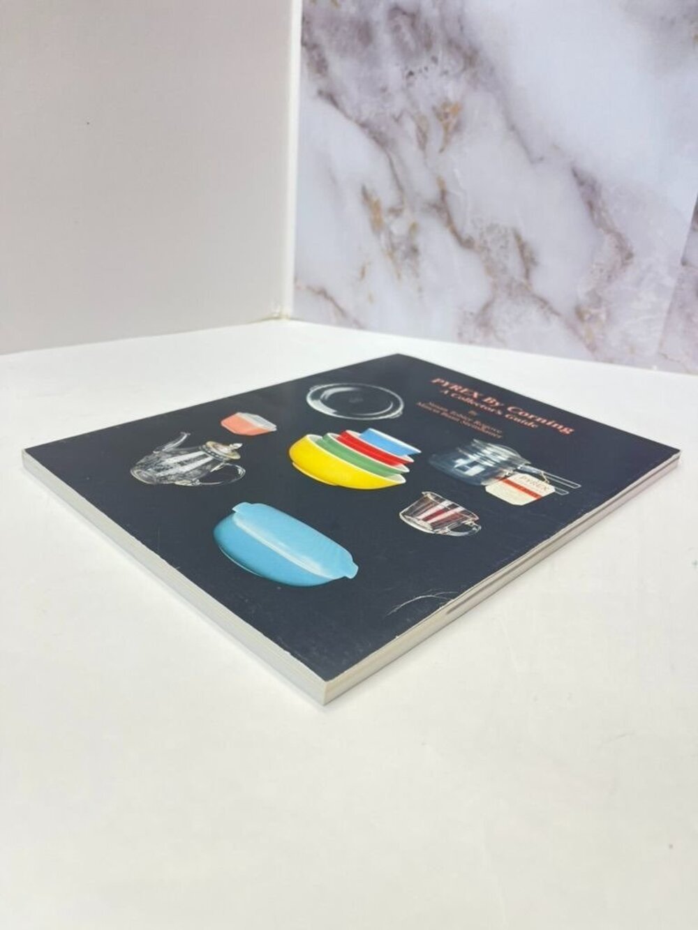 PYREX by Corning: A Collector's Guide (1993) Vintage Reference Book - Picture 5 of 6